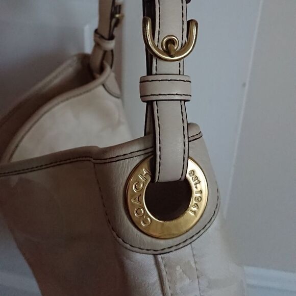 Coach logo cream/beige canvas and leather shoulder bag - Picture 12 of 15